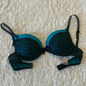 Victoria’s Secret Very Sexy Plunge bra - 34C